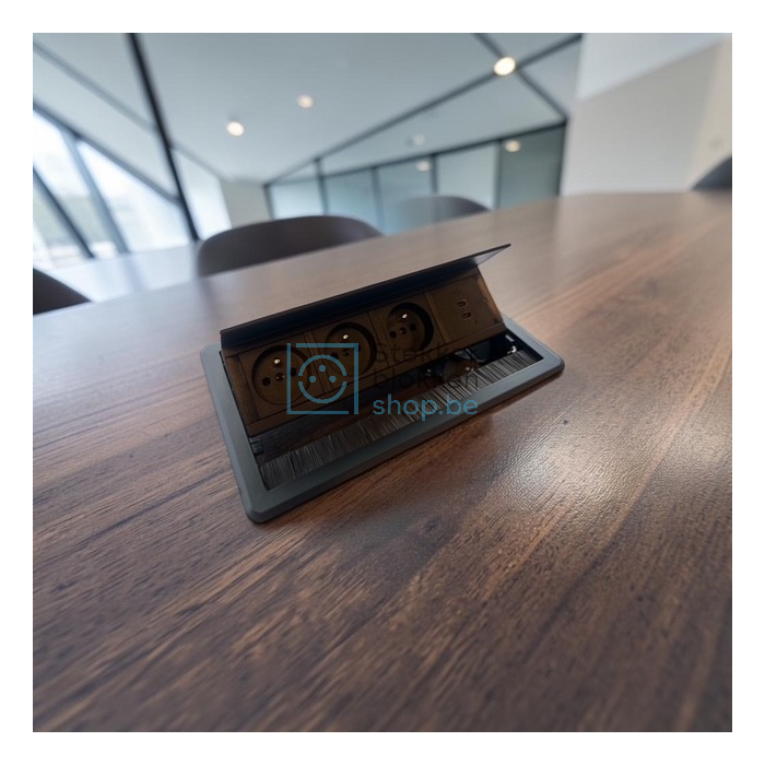 SGN Powerbox 3x stopcont. BE-FR en 2x usb-c zwart 20cm gst18 07SG670ZW